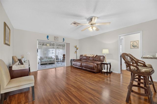 907 BLUEWATER DRIVE, Sun City Center, FL 33573