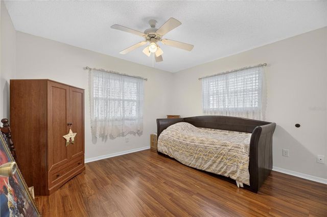 907 BLUEWATER DRIVE, Sun City Center, FL 33573
