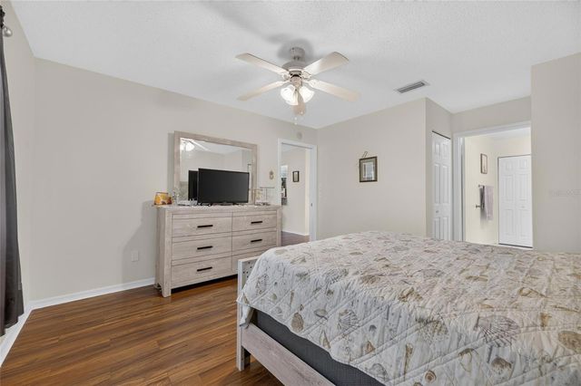 907 BLUEWATER DRIVE, Sun City Center, FL 33573