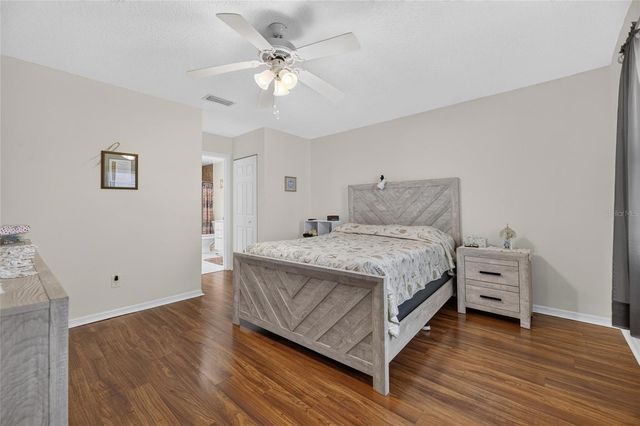 907 BLUEWATER DRIVE, Sun City Center, FL 33573
