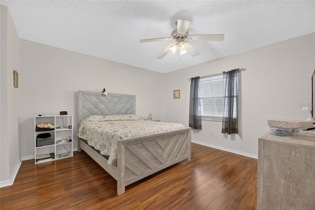 907 BLUEWATER DRIVE, Sun City Center, FL 33573