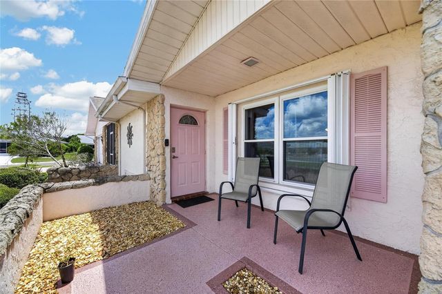 907 BLUEWATER DRIVE, Sun City Center, FL 33573