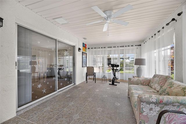 907 BLUEWATER DRIVE, Sun City Center, FL 33573