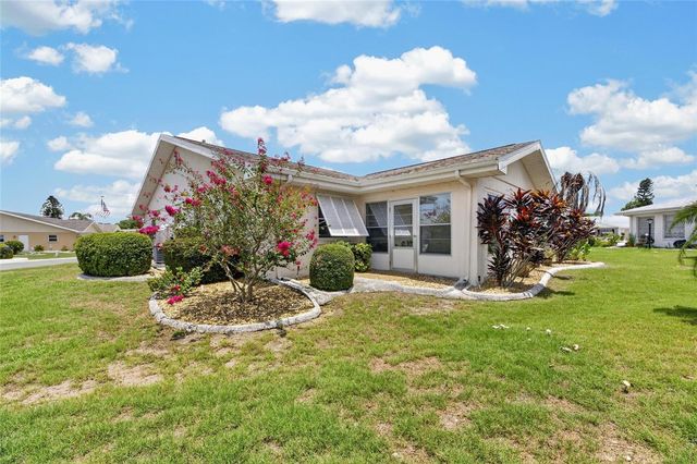 907 BLUEWATER DRIVE, Sun City Center, FL 33573
