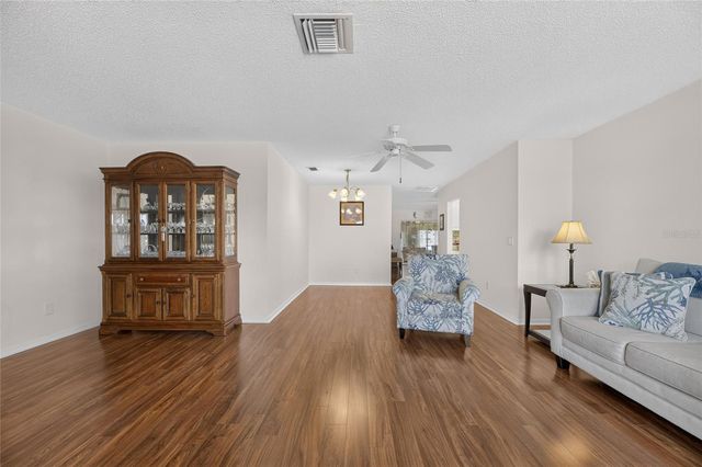 907 BLUEWATER DRIVE, Sun City Center, FL 33573