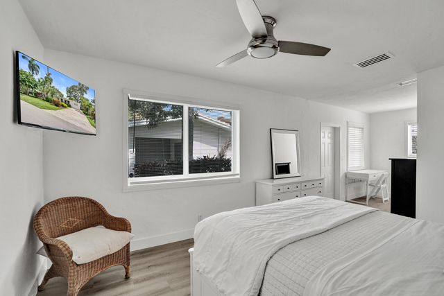 1528 NE 28th Drive, Wilton Manors, FL 33334