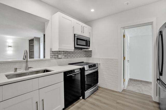 1528 NE 28th Drive, Wilton Manors, FL 33334