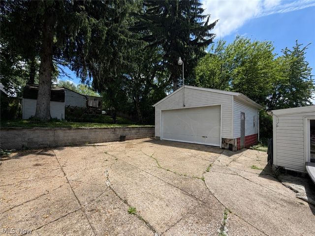 1599 Herkender Avenue, Akron, OH 44310