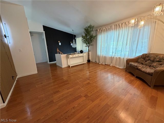 1599 Herkender Avenue, Akron, OH 44310