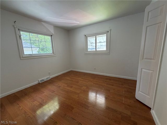 1599 Herkender Avenue, Akron, OH 44310