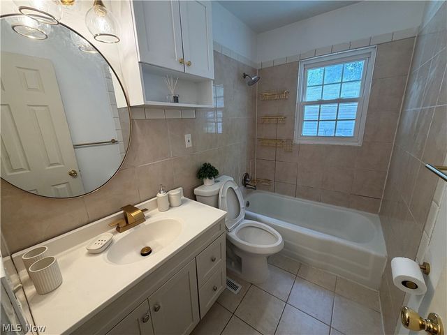 1599 Herkender Avenue, Akron, OH 44310