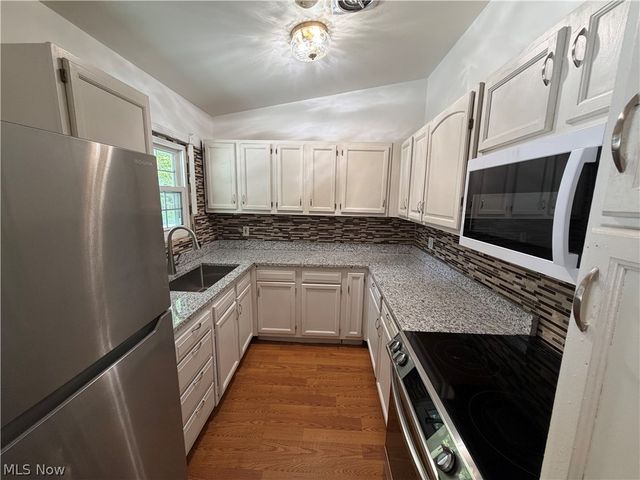 1599 Herkender Avenue, Akron, OH 44310