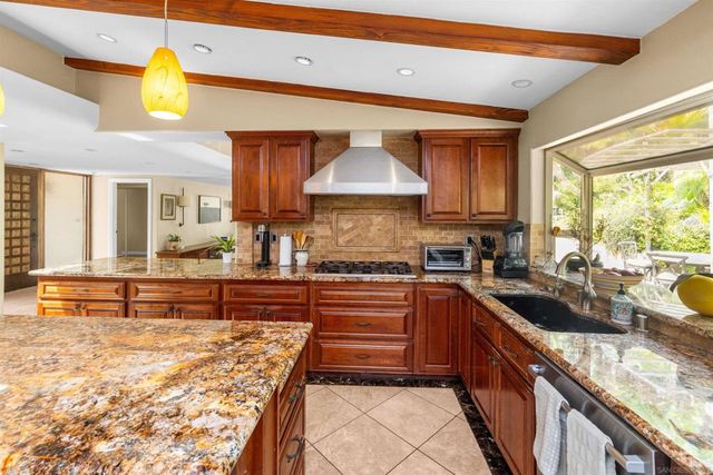 5341 Westknoll lane, San Diego, CA 92109