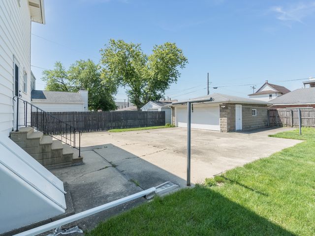121 Davis Avenue 2, Rockdale, IL 60436