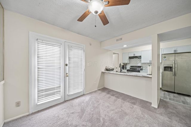 2425 Mason Village Court, Columbus, OH 43232