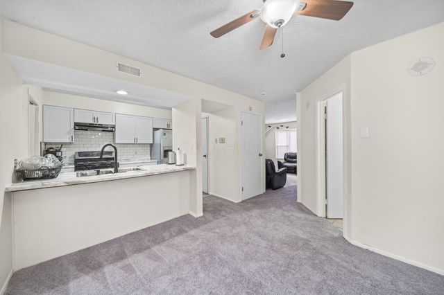 2425 Mason Village Court, Columbus, OH 43232