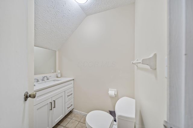 2425 Mason Village Court, Columbus, OH 43232