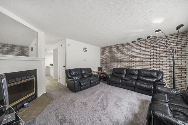 2425 Mason Village Court, Columbus, OH 43232