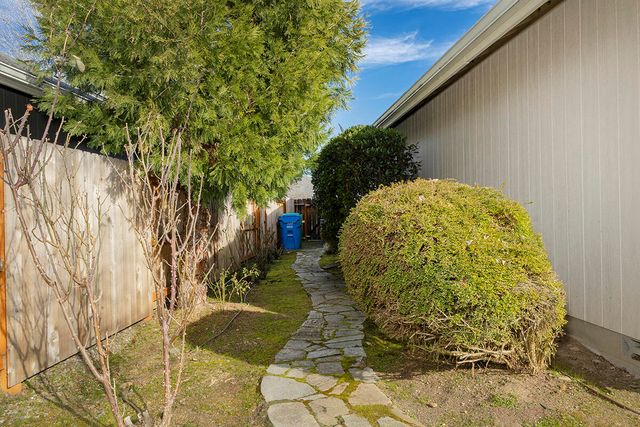 1150 Angler Lane, Grants Pass, OR 97527