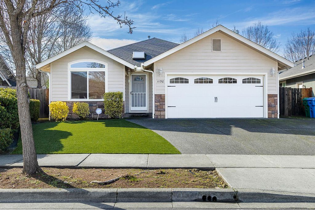 1150 Angler Lane, Grants Pass, OR 97527