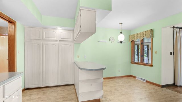 2101 N Center Street, Crest Hill, IL 60403