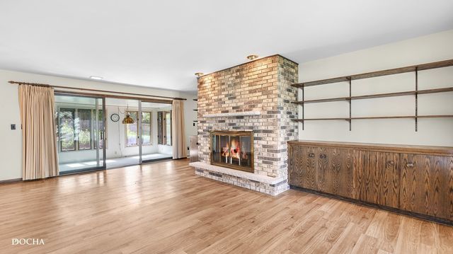 2101 N Center Street, Crest Hill, IL 60403