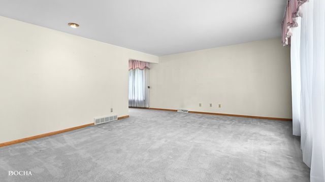 2101 N Center Street, Crest Hill, IL 60403