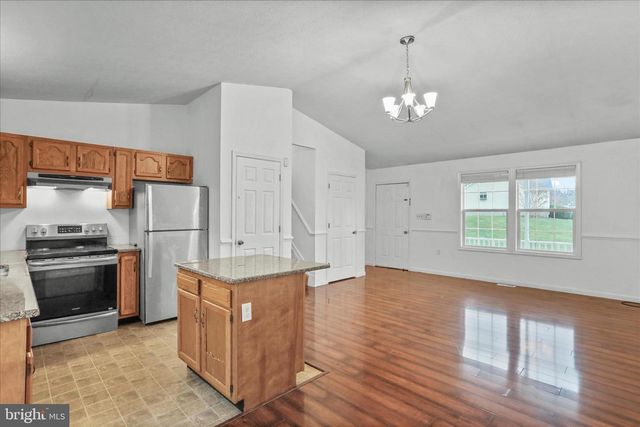 121 SPRING DALE DR, Charles Town, WV 25414