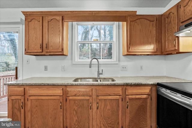 121 SPRING DALE DR, Charles Town, WV 25414