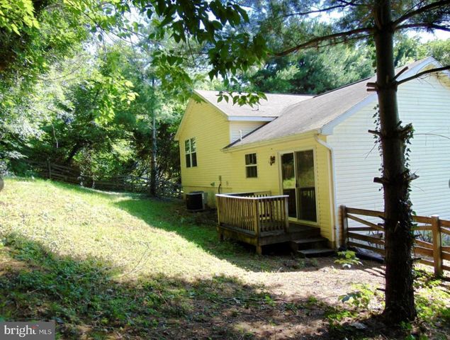121 SPRING DALE DR, Charles Town, WV 25414