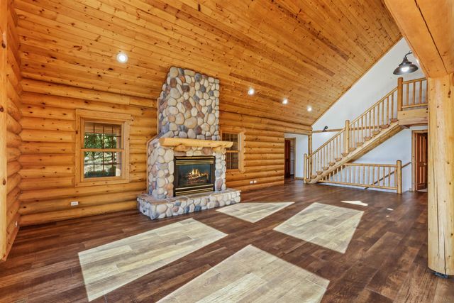19305 E Granite Ln, Otis Orchards, WA 99027