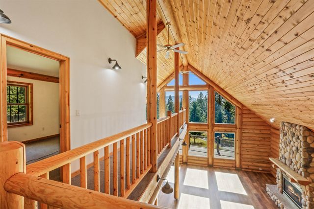 19305 E Granite Ln, Otis Orchards, WA 99027