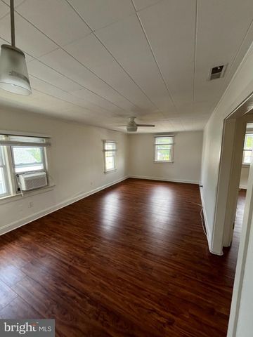 631 CHARLES, Mount Ephraim, NJ 08059