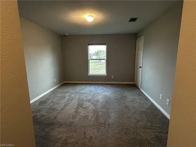 1011 NW 22nd TER, Cape Coral, FL 33993