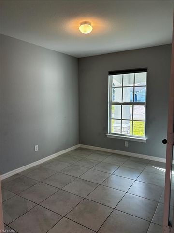 1011 NW 22nd TER, Cape Coral, FL 33993