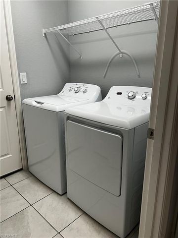 1011 NW 22nd TER, Cape Coral, FL 33993