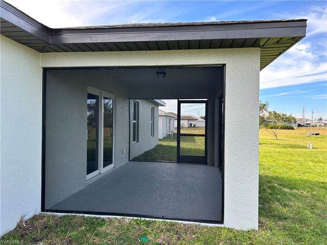 1011 NW 22nd TER, Cape Coral, FL 33993