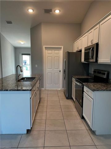 1011 NW 22nd TER, Cape Coral, FL 33993