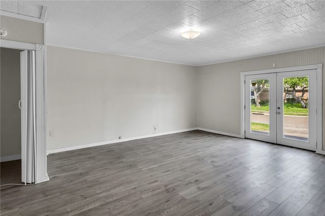 2837 Vancouver Dr, Corpus Christi, TX 78414