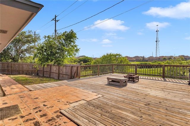 2837 Vancouver Dr, Corpus Christi, TX 78414