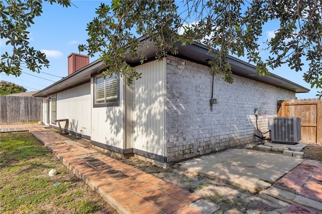 2837 Vancouver Dr, Corpus Christi, TX 78414