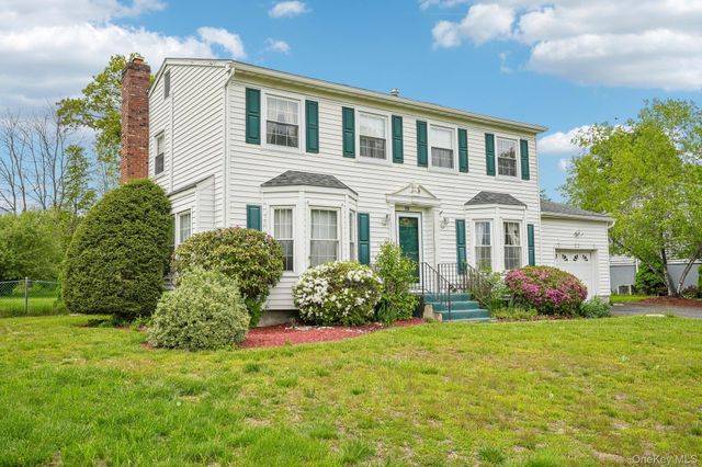 12 Buttermilk Drive, New Windsor, NY 12553