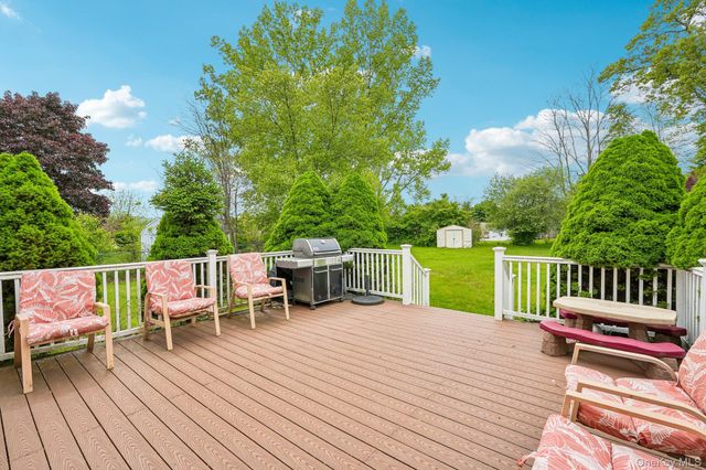 12 Buttermilk Drive, New Windsor, NY 12553