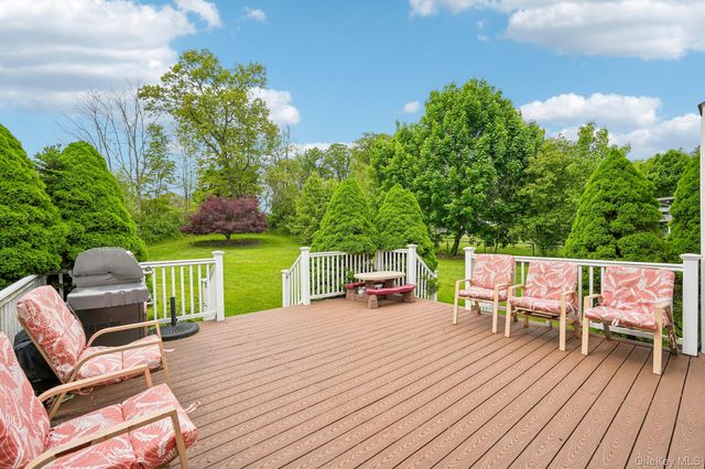 12 Buttermilk Drive, New Windsor, NY 12553