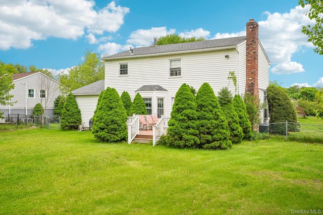 12 Buttermilk Drive, New Windsor, NY 12553