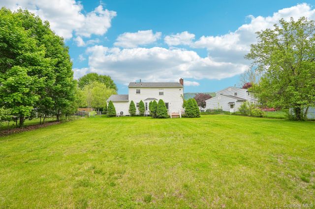 12 Buttermilk Drive, New Windsor, NY 12553