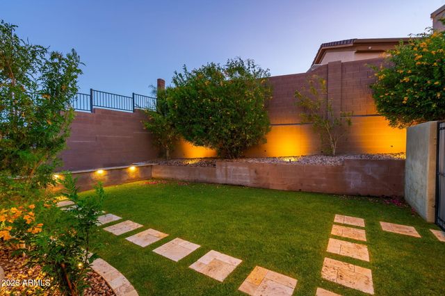 42139 N MOUNTAIN COVE Drive, Phoenix, AZ 85086