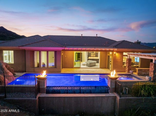 42139 N MOUNTAIN COVE Drive, Phoenix, AZ 85086