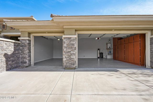 42139 N MOUNTAIN COVE Drive, Phoenix, AZ 85086