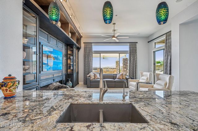 42139 N MOUNTAIN COVE Drive, Phoenix, AZ 85086
